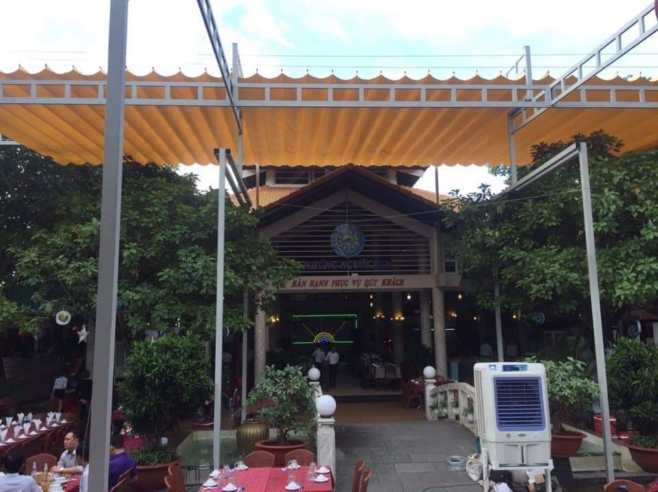 mai xep nha hang dinh quan