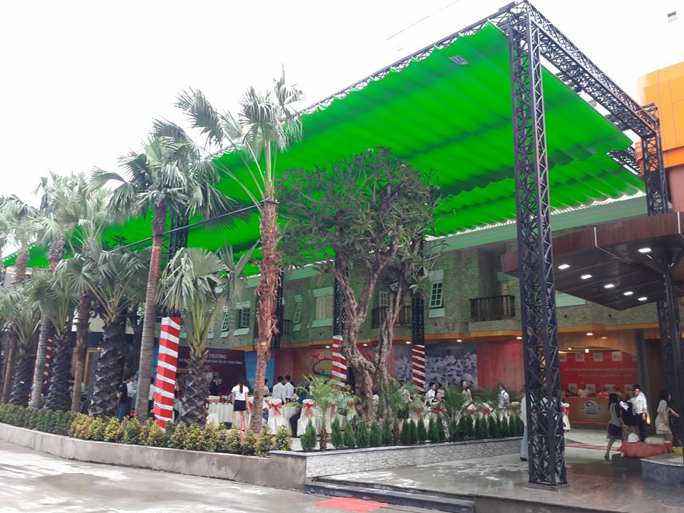mai xep nha hang quan 2