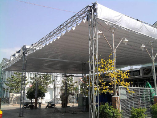 Mái xếp sân nhà Quận 1